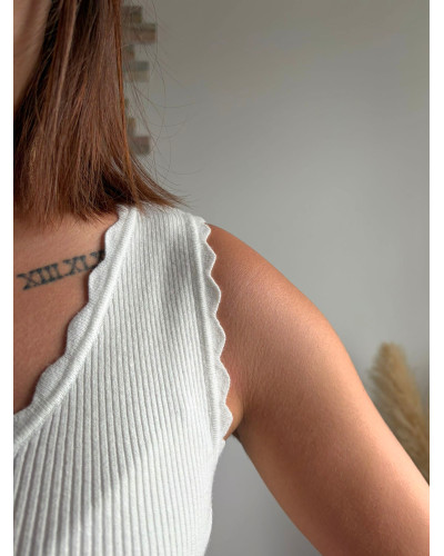 NICOLAS | Top en maille fine blanc décolleté feston