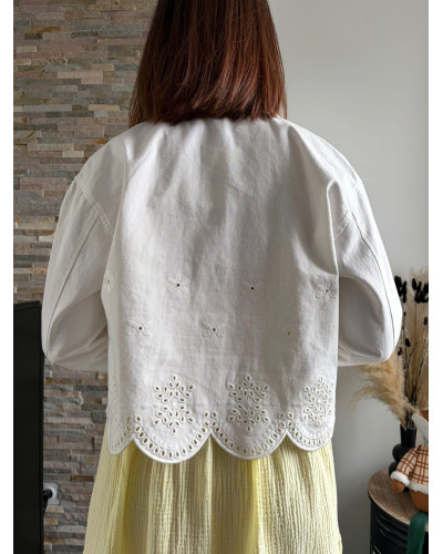KAMILA | Veste en jean blanche avec broderie