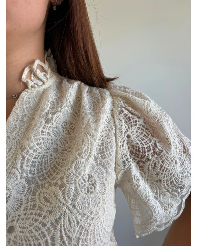 ROSELINE | Blouse manche courte brodée avec col volant