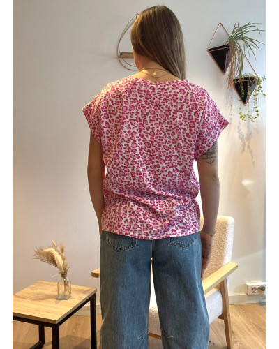 YANNIS | Tee-shirt léopard rose col V