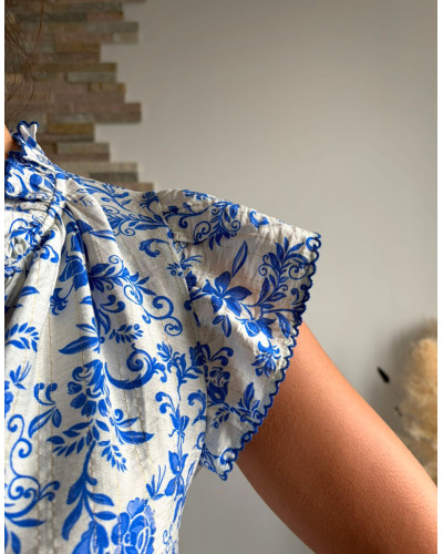 IVY | Blouse blanche fluide sans manche imprimé bleu