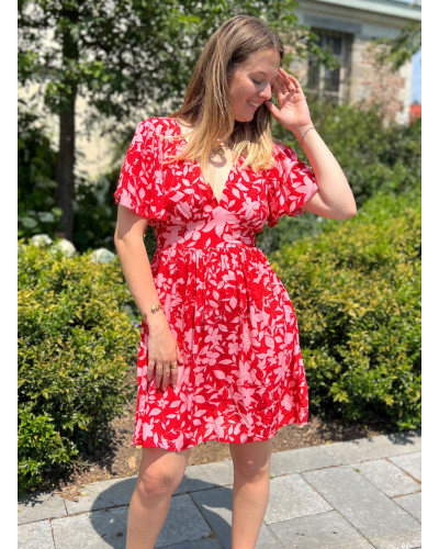 ELIF | Robe fluide rouge motif rose pale manche courte