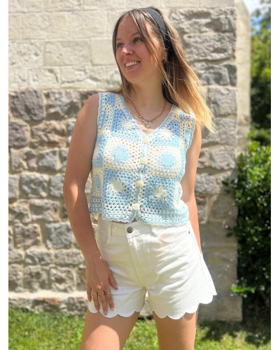 ISHAN | Gilet en crochet bleu ciel et blanc sans manche