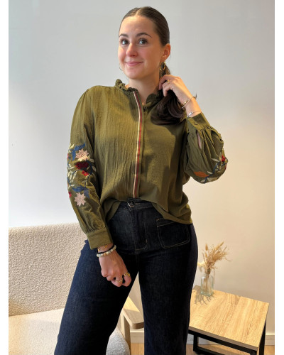 CELESTE | Blouse kaki avec broderie sur les manches
