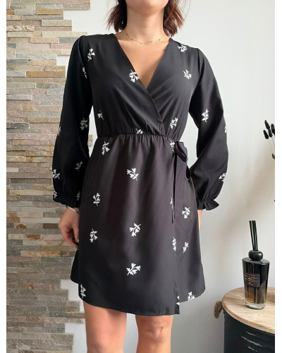 DAPHNEE | Robe noire fluide à motifs