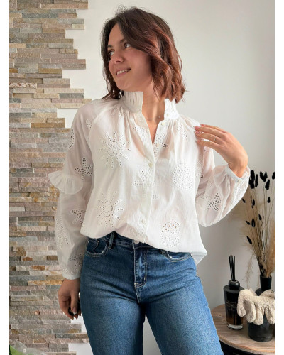 LINA | Blouse blanche avec broderie ajourées