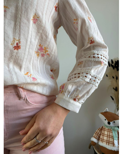 ODETTE | Blouse blanche motif fleuri rose