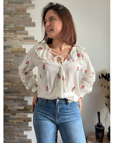 ROSALIE | Blouse blanche broderie fleurie col claudine