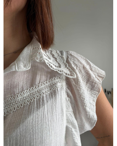 CAPUCINE | Blouse blanche manche courte volant