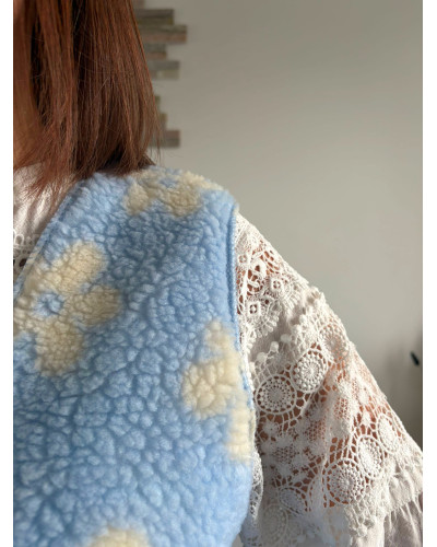 ANTOINE | Gilet sherpa bleu ciel fleuri