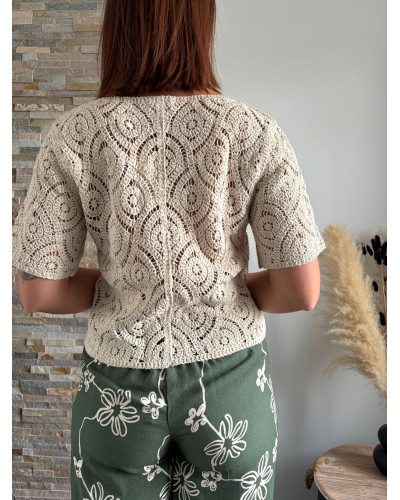 JOFFREY | Tee-shirt en crochet beige col v avec boutons